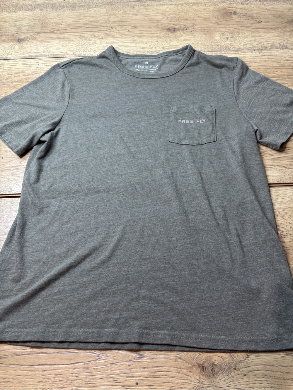 Men’s Free Fly Apparel Heather Olive Pocket Tee S/S Size Medium